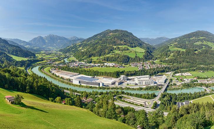 Liebherr is expanding production capacity for its wheeled loaders