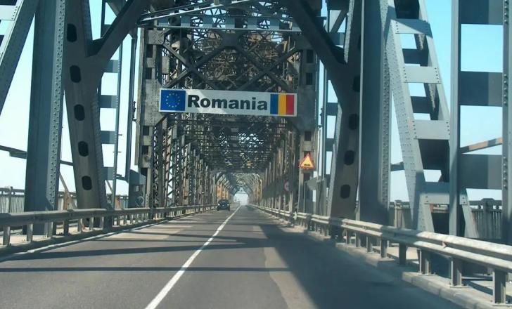 Friendly repairs are starting for the bridge over the Danube River at Giurgiu-Ruse (source: Gonzosft, CC BY 3.0 - Creative Commons Licence)