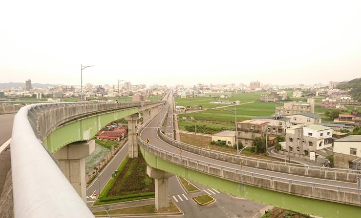 Work is due to widen a stretch of highway No1 in Taiwan, speeding transport to and from capital Taipei – image courtesy of © Rodel B| Dreamstime.com