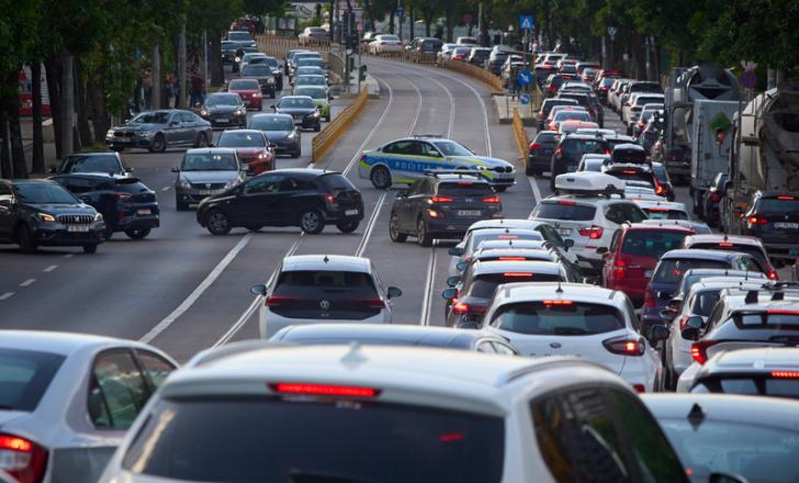 Romania’s capital Bucharest will benefit from reduce traffic congestion as road and highway works are carried out across the country – image courtesy of © LCVA| Dreamstime.com