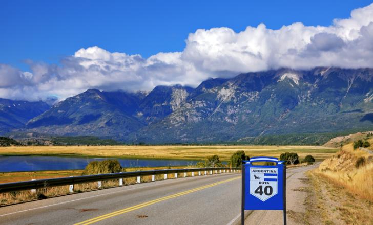 Argentina road auction – image courtesy of © Kushnirov Avraham| Dreamstime.com