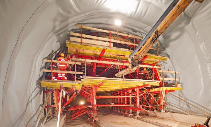 The high proportion of system components provided a cost-effective solution for the short tunnel structure Short Tunnel Structure