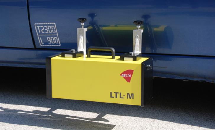 DELTA'S LTL-M retrometer is based on new optical technology that has the same properties as used in its series of hand-held LTL retormeters DELTA LTL-M
