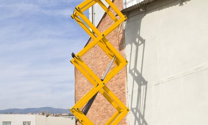 The 10DX is one of two new-generation scissor lifts from Haulotte. Haulotte C10DX