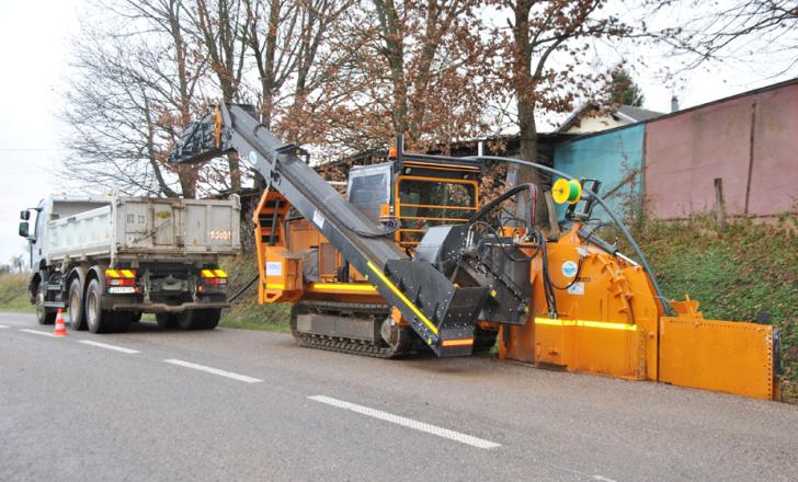 Rivard’s RIV253 TR103 wheeled trencher is being re-marketed as ideal for fibre optic cable laying projects Rivard RIV253 TR103
