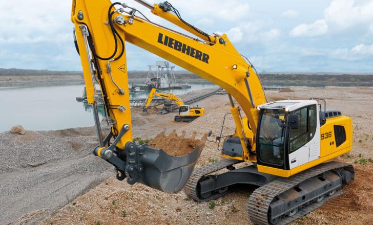 31-tonne Liebherr’s R936 replaces the 934C Liebherr R936
