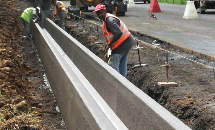 GOMACO’s 4400 slipform paver has been designed along modular lines to offer a broad range of capabilities GOMACO 4400