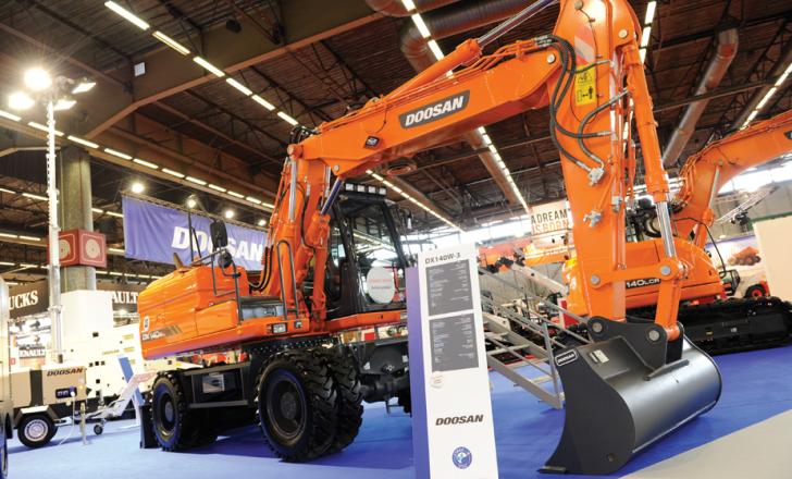The new DX140W-3 from Doosan was previewed at INTERMAT Doosan DX140W-3