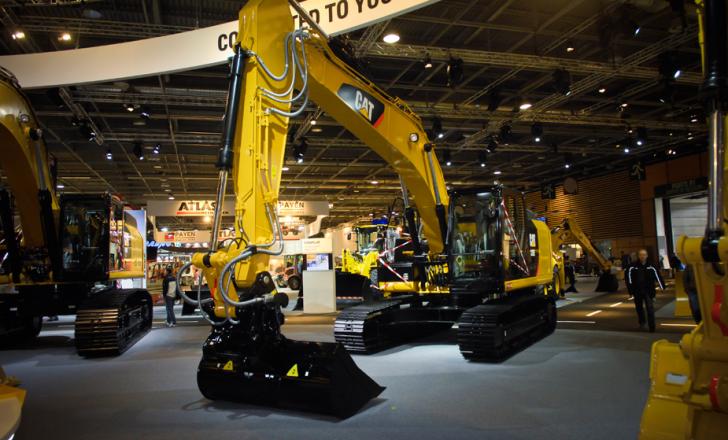 Caterpillars 320E excavator Live at INTERMAT IN A 12 CAT_320E_005