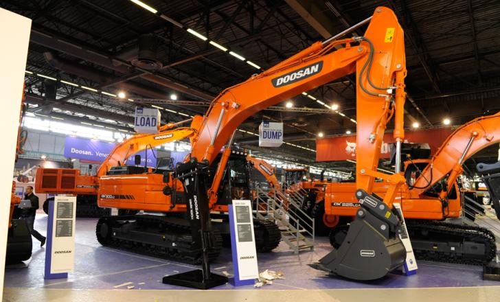 Doosan's DX300 Live at INTERMAT IN A 12 doosan_dx300_0005