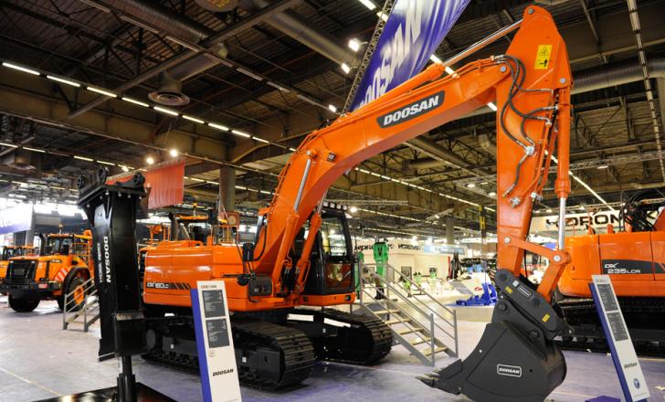 Doosan's DX180LC-3 excavator live at INTERMAT IN A 12 doosan_dx180lc_0006