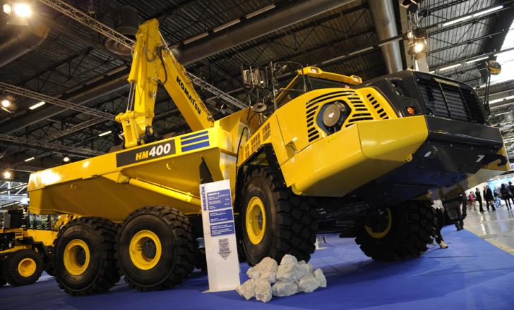 The new HM400-3 from Komatsu caries a full 40tonnes Komatsu_HM400