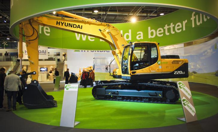 Hybrid 220LC offers considerable fuel saving potential Hyundai 220LC-9 hybrid excavator