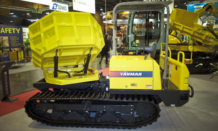 Yanmar C30R-2R tracked dumper gets a swivel skip Yanmar C30R