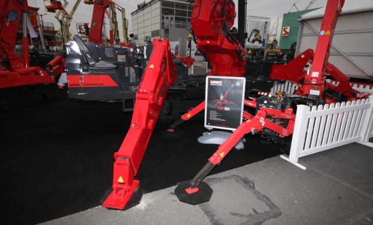 The largest model in the Unic line-up offers a 10tonne capacity Unic Cranes Europe Spider legs