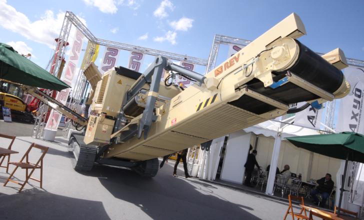 The Zeffiro is powered by a Cat diesel engine REV GCV80