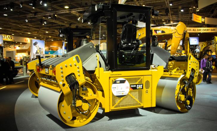 CD44B is an all-new model in Cat’s asphalt compactor range IN A 12 D5 P17 1
