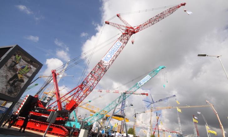 The new G series crawler cranes from Kobelco make their European debut at INTERMAT IN A 12 D5 P11 1
