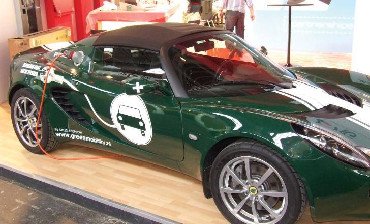 Electric cars will need noise generators to ensure safety Electric cars will need noise generators to ensure safety