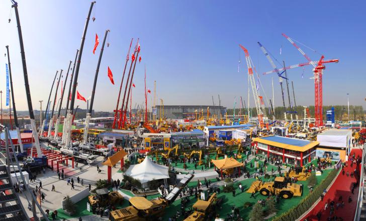Visitors and exhibitors out in great numbers during BICES 2011 BICES