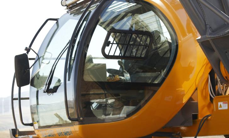 The innovative cab designed by Porsche for SANY offers high levels of operator visibility SANY operator visibility