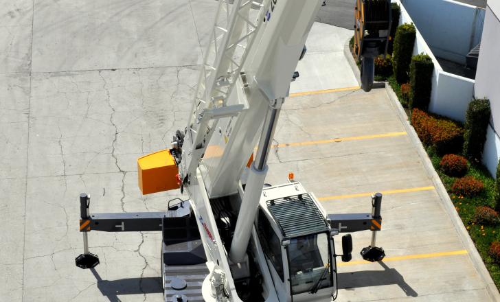 According to Zoomlion, the RT55 rough terrain crane matches or beats its competitors in terms of performance and quality
Zoomlion RT55 rough terrain crane