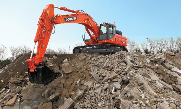 The Doosan DX420LC-3 excavator is Stage IIIB/Tier 4 Interim compliant Doosan DX420LC - 3 Bauma 2013 Preview