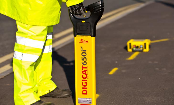Leica has launched its new xf-Series cable locators and transmitters Leica's new Digicat xf-Series cable locators and transmitters