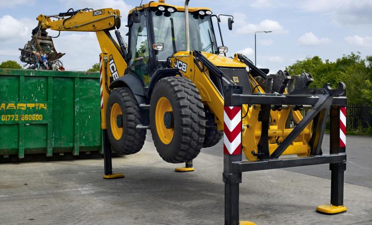 Waste handling duo join JCB line-up 4CXWM wastemaster backhoe loader from JCB