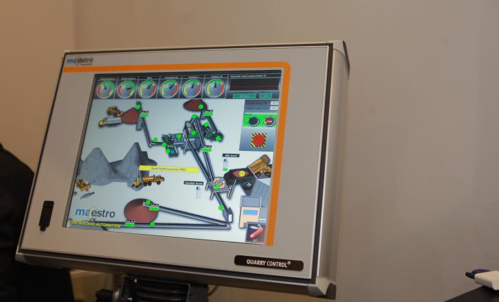 Ma-estro’s Transport Q control system controls material and machinery movements on large road building sites and in quarries Ma-estro’s Transport Q