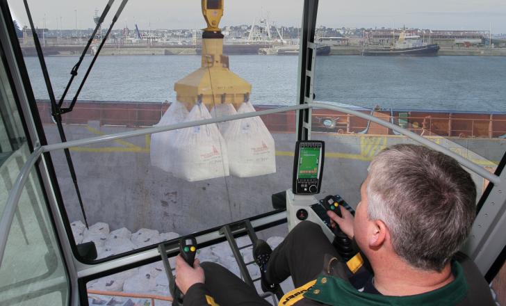 Sennebogen’s latest port crane has been developed for maximum efficiency and productivity Sennebogen’s latest port crane