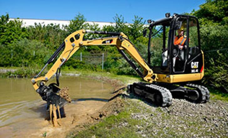 Cat 302.4D mini excavator Cat 302.4D mini excavator