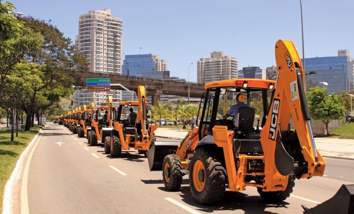 Some of the JCB 3C backhoe loaders in procession in São Paulo JCB 3C backhoe loader São Paulo