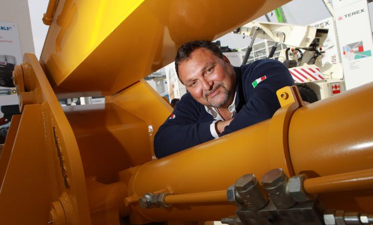 Michele Vitulano, Indico MD, with the pedestal boom Michele Vitulano, Indico MD