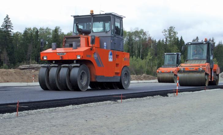 The under construction Moscow - Saint Petersburg toll highway Building of Moscow - Saint Petersburg motorway