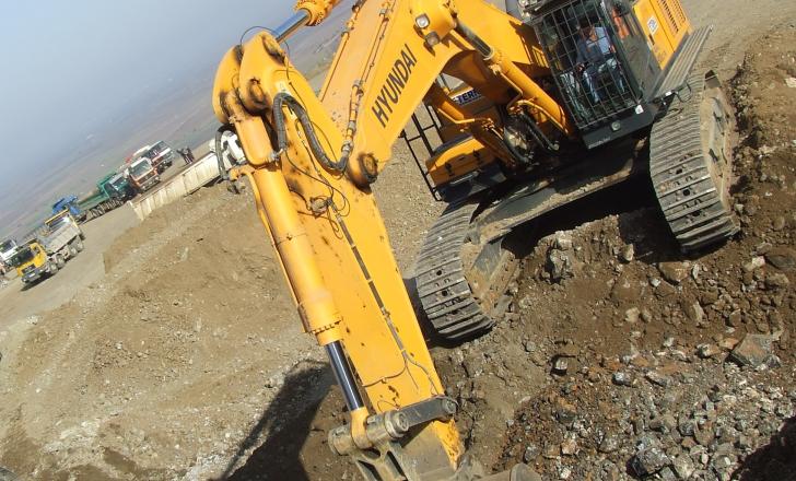 Greek highway construction will benefit from an EIB loan, which will also help restart projects that have currrently stalled hyundai excavator