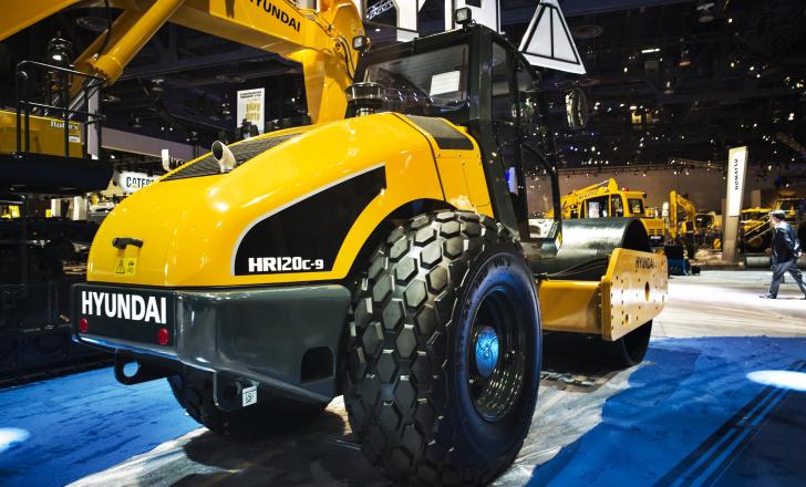 HR120C-9 is the first in a range of soil compaction equipment from Hyundai Hyundai H120c-9