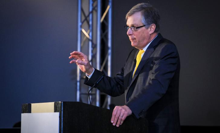CAT CEO Doug Oberhelman sees reason to be optimistic Caterpillar CEO Doug Oberhelman