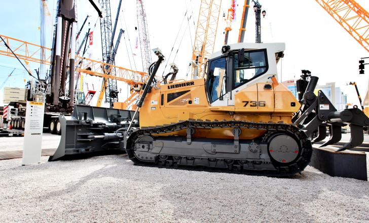 PR736 shows latest generation dozer design Liebherr PR736 dozer